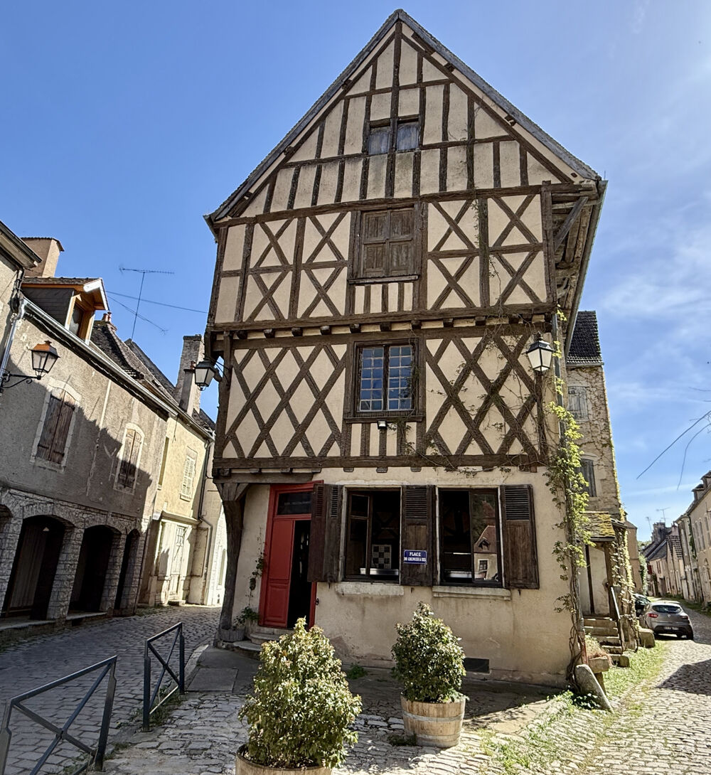 Vente Immeuble Bâtiment du XVe siècle centre de Noyers Noyers