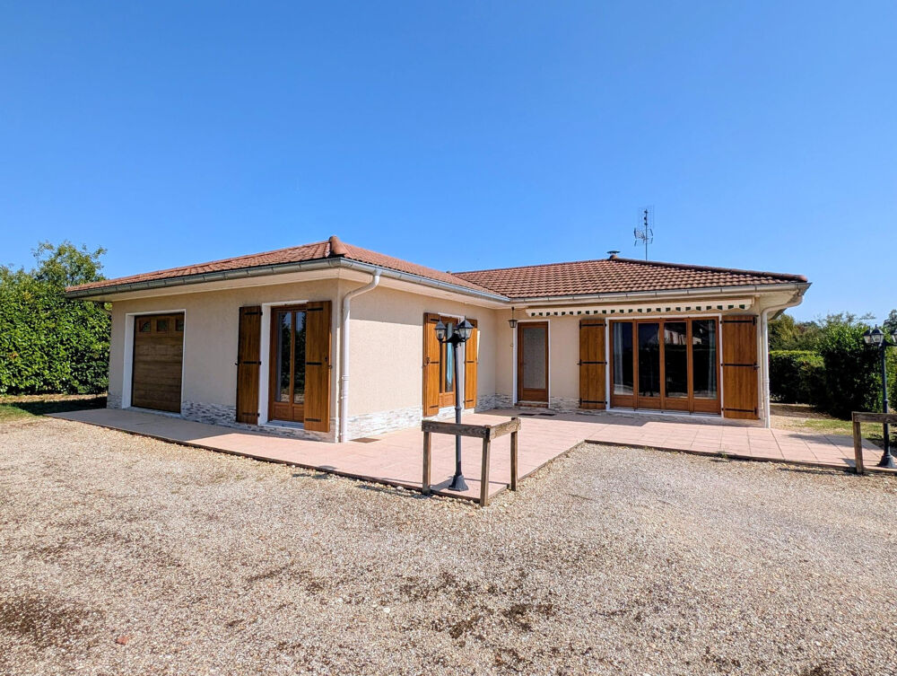 Maison plain pied en centre village