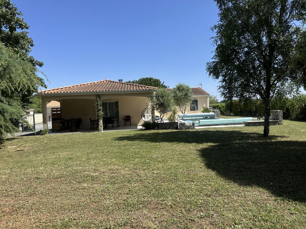 Réparsac superbe maison de plain pied 171m2 piscine et double garage.