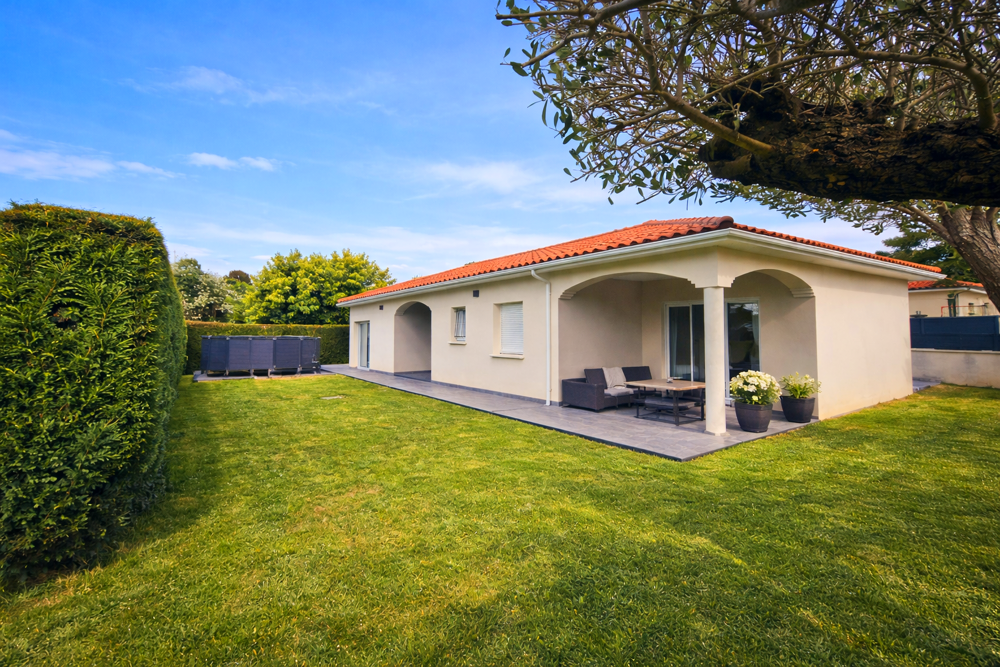 Vente Maison Maison plain-pied env. 140 m2 + garage sur 800 m2 Anjou