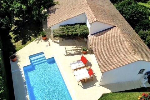   Maison rnove avec piscine et dpendance   toile-sur-Rhne Maison - 5 pice(s) - 136 m