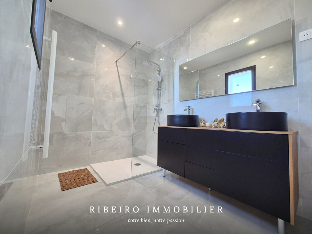 Vente Maison Villa contemporaine à vendre à Agde - piscine, 4 suites, vue sur jardin. Agde