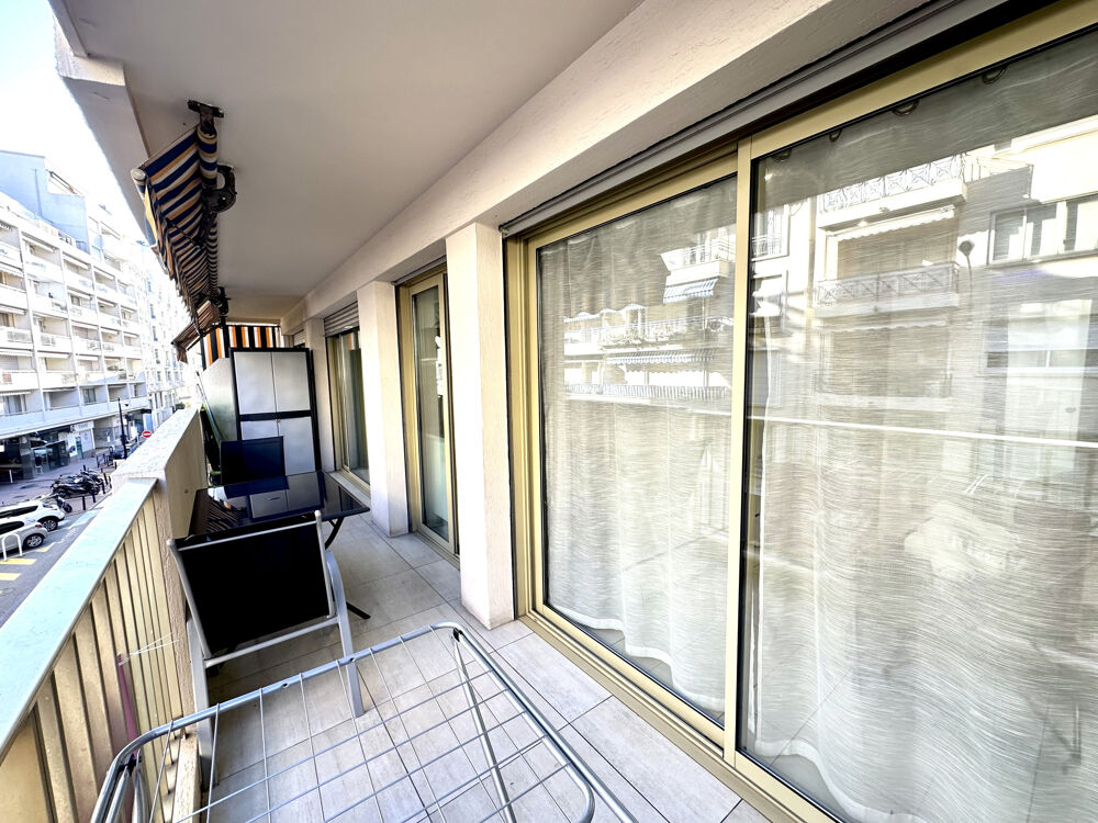 CANNES CENTRE T2 DE 58M2 AVEC TERRASSE 13M2 90M DE LA MER PARKING ET CAVE
