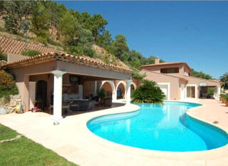  Propriété/château à vendre 6 pièces 360 m²