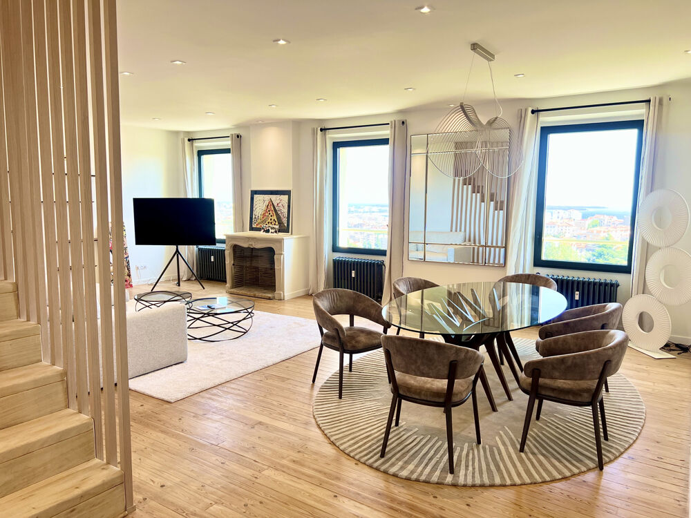 CANNES CENTRAL PETIT JUAS T5 DUPLEX 202M2 REFAIT A NEUF VUE MER SOLARIUM 18M2 DOUBLE GARAGE 18M2