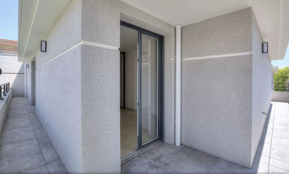 CANNES CENTRAL PENTHOUSE T3 DE 70M2 TERRASSE SUD 43M2 GARAGE