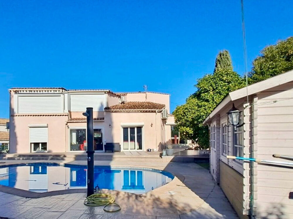 LA ROQUETTE VILLA INDIVIDUELLE SUD T6 DE 245 M2 PISCINE TERRAIN 1000 m2 6 VOITURES