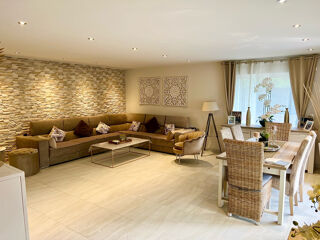  Maison  vendre 7 pices 220 m