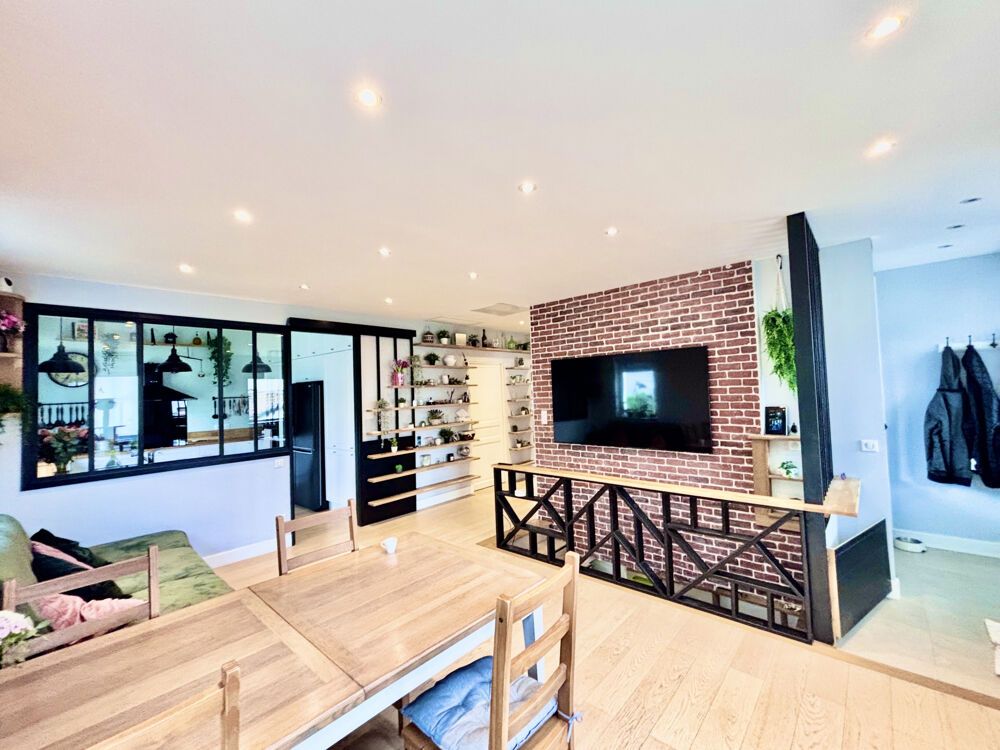 LE CANNET VILLA T6 INDIVUELLE 185 M2 SUD OUEST, TERRAIN 610 M2 + T2 DE 25 M2, AVEC PISCINE, 2 PLACES DE PARKINGS