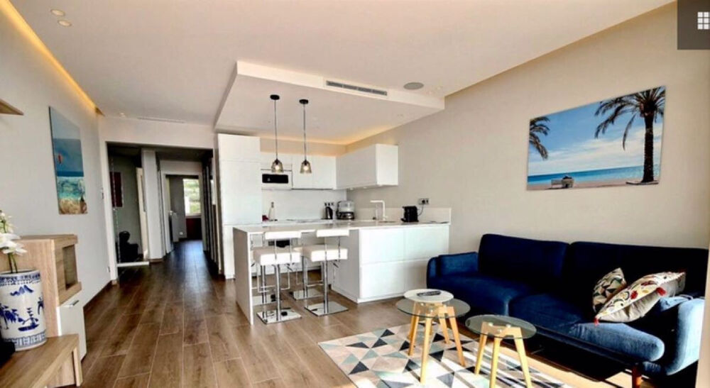 CANNES BASSE CALIFORNIE T3 REFAIT A NEUF DE 72M2 TERRASSE SUR MER PISCINE TENNIS