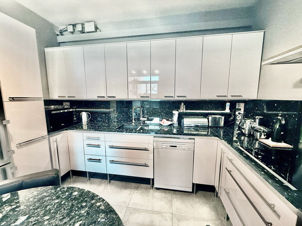 Vente Appartement CANNES LIMITE BANANE T4/T5 DE 146M2 3 TERRASSE 257M2 4375€/ M2 Cannes