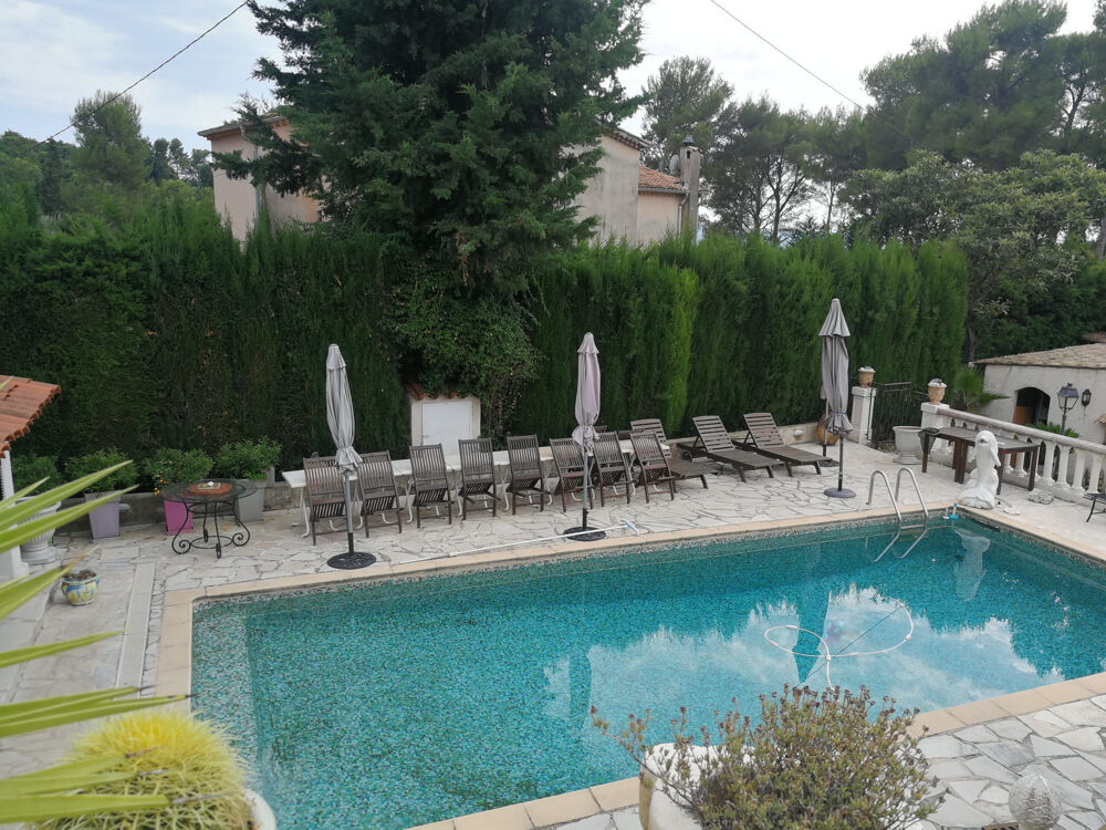 LE ROURET VILLA T6 INDIVIDUELLE DE 235M2 PISCINE TERRAIN 2000M2 DOUBLES GARAGES