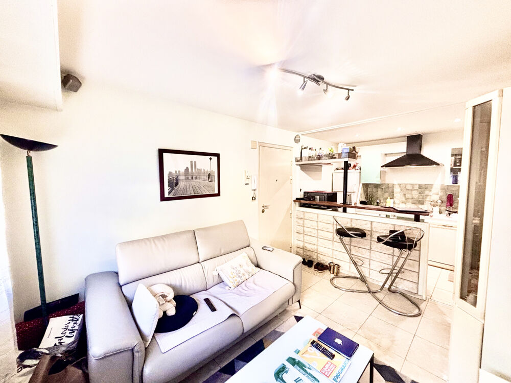 CANNES BAS PETIT JUAS MAGNIFIQUE T2 DE 30 M2 CAVE