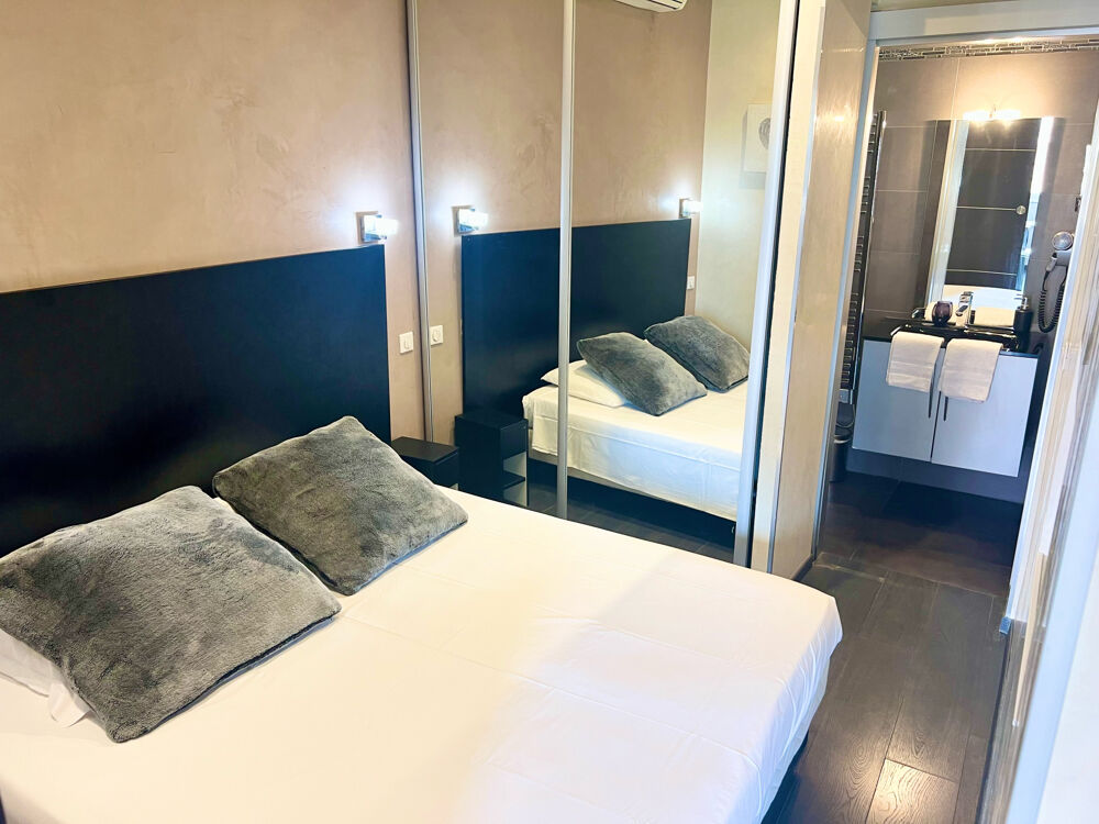 CANNES CENTRE BANANE T3 A 99 METRES DE LA CROISETTE PROCHE PALAIS & MER