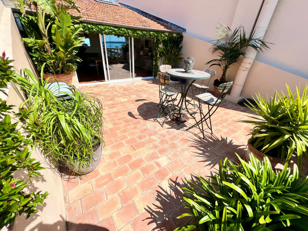 CANNES HYPER CENTRE PENTHOUSE T4 DE 210M2 TERRASSE 30M2 VUE MER