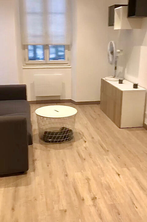   CANNES BANANE CENTRE PROCHE CROISETTE MURS COMMERCIAUX 130M2  2  APPARTEMENT T2 LIBRE 