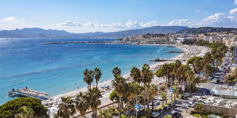   CANNES CENTRE BANANE RESTAURANT 260M2/ 160 COUVERTS SUD 