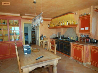  Proprit/chteau  vendre 6 pices 360 m