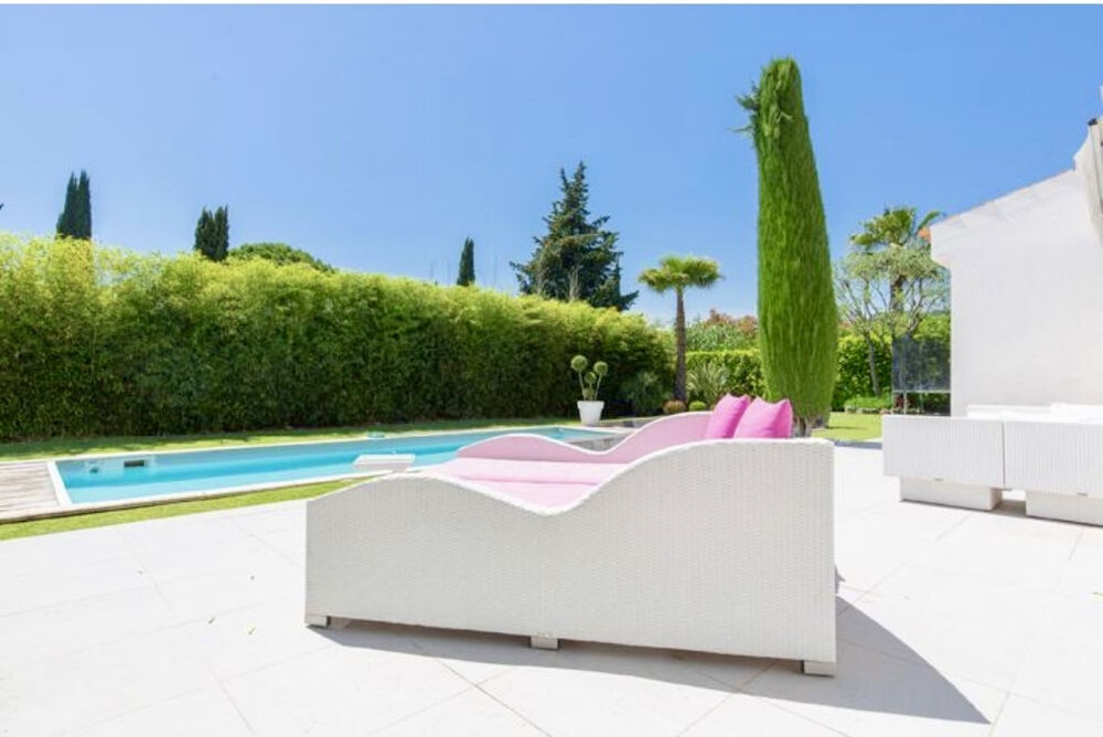 MOUGINS AU CALME VILLA INDIVIDUELLE T4 DE 200M2 PISCINE TERRAIN 1800M2 GARAGE