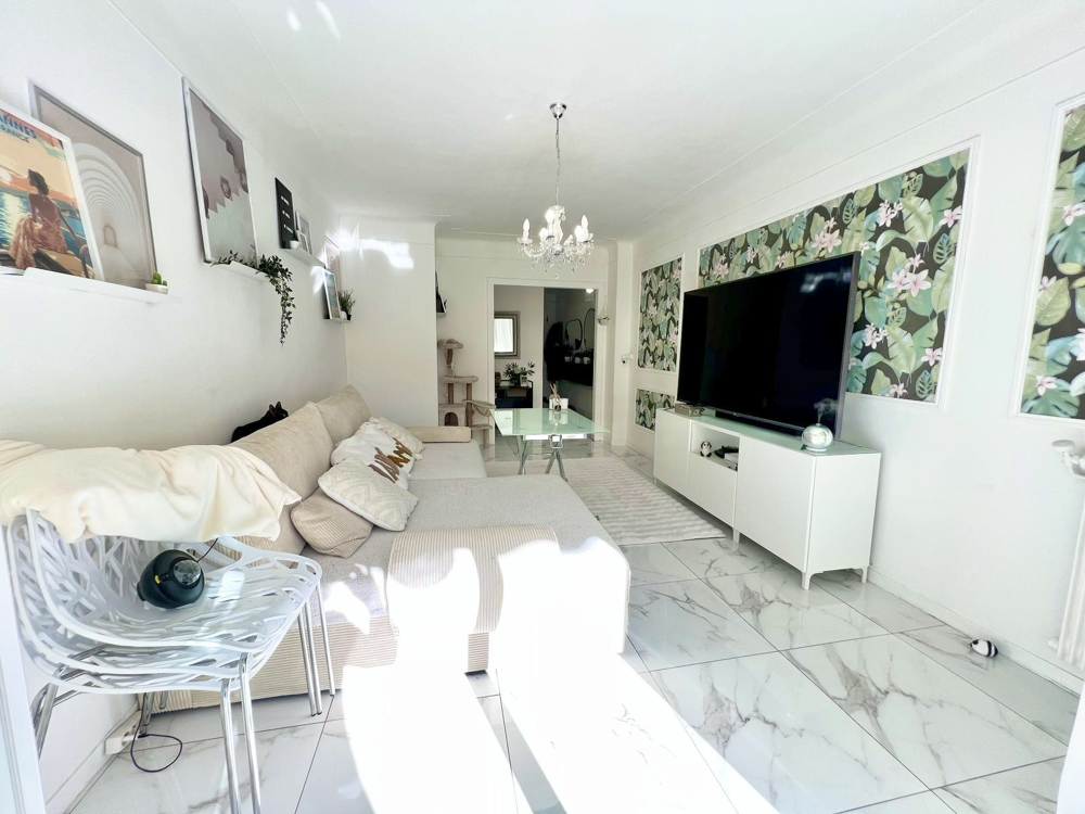 CANNET LIMITE CANNES T2 DERNIERE ETAGE REFAIT 58M2 TERRASSE SUD 16M2 / 2 PARKINGS