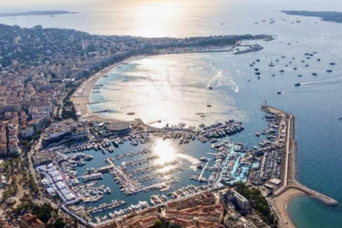 CANNES BANANE PLEIN CENTRE RARE MURS COMMERCIAUX 60M2 SOL CAVE RENTABILIT&Eacute; +6,5% 499999 06400 Cannes