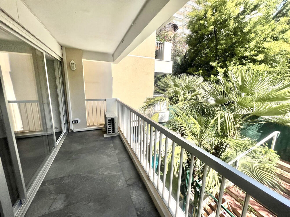 Vente Appartement CANNES BASSE CALIFORNIE 790M DE LA MER APPARTEMENT 35M2 REFAIT A NEUF TERRASSE Cannes
