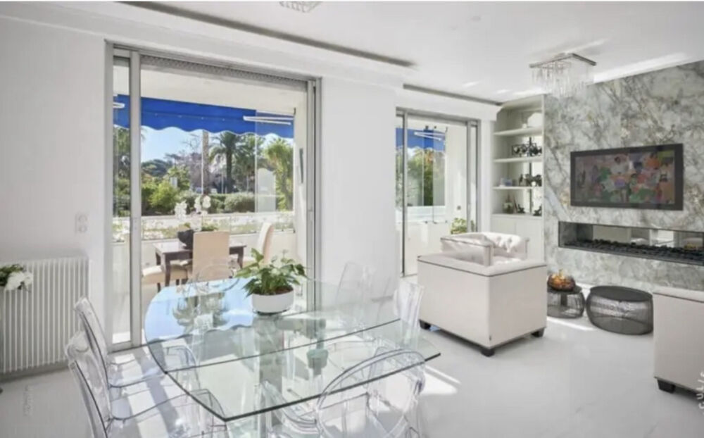 CANNES CROISETTE COMME UNE VILLA T4 REFAIT A NEUF 110M2 TERRASSE 26M2 MER