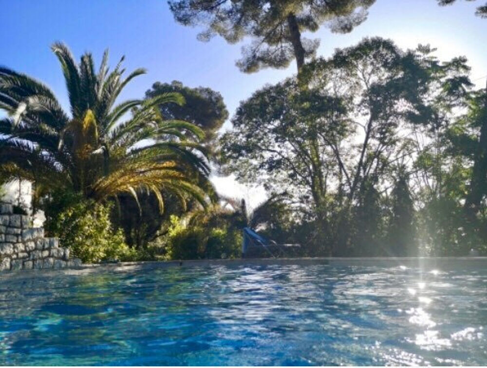MOUGINS VILLA T6/T7 INDIVIDUELLE DE +/- 300 M2 TERRAIN 1500M2 PISCINE SUD OUEST