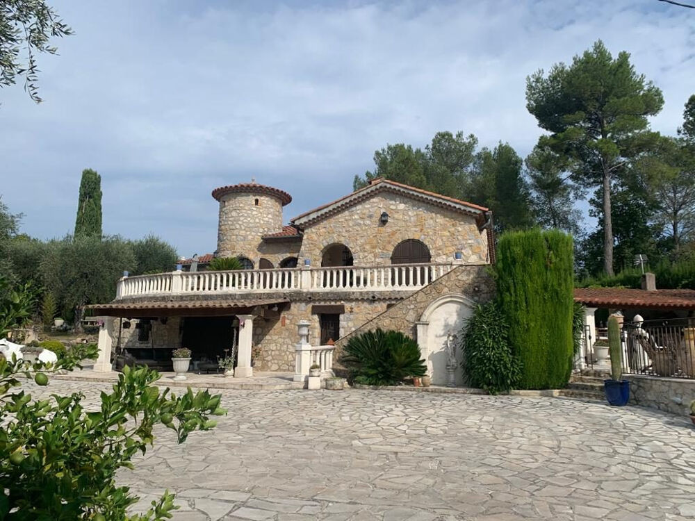 LE ROURET VILLA T6 INDIVIDUELLE DE 235M2 PISCINE TERRAIN 2000M2 DOUBLES GARAGES