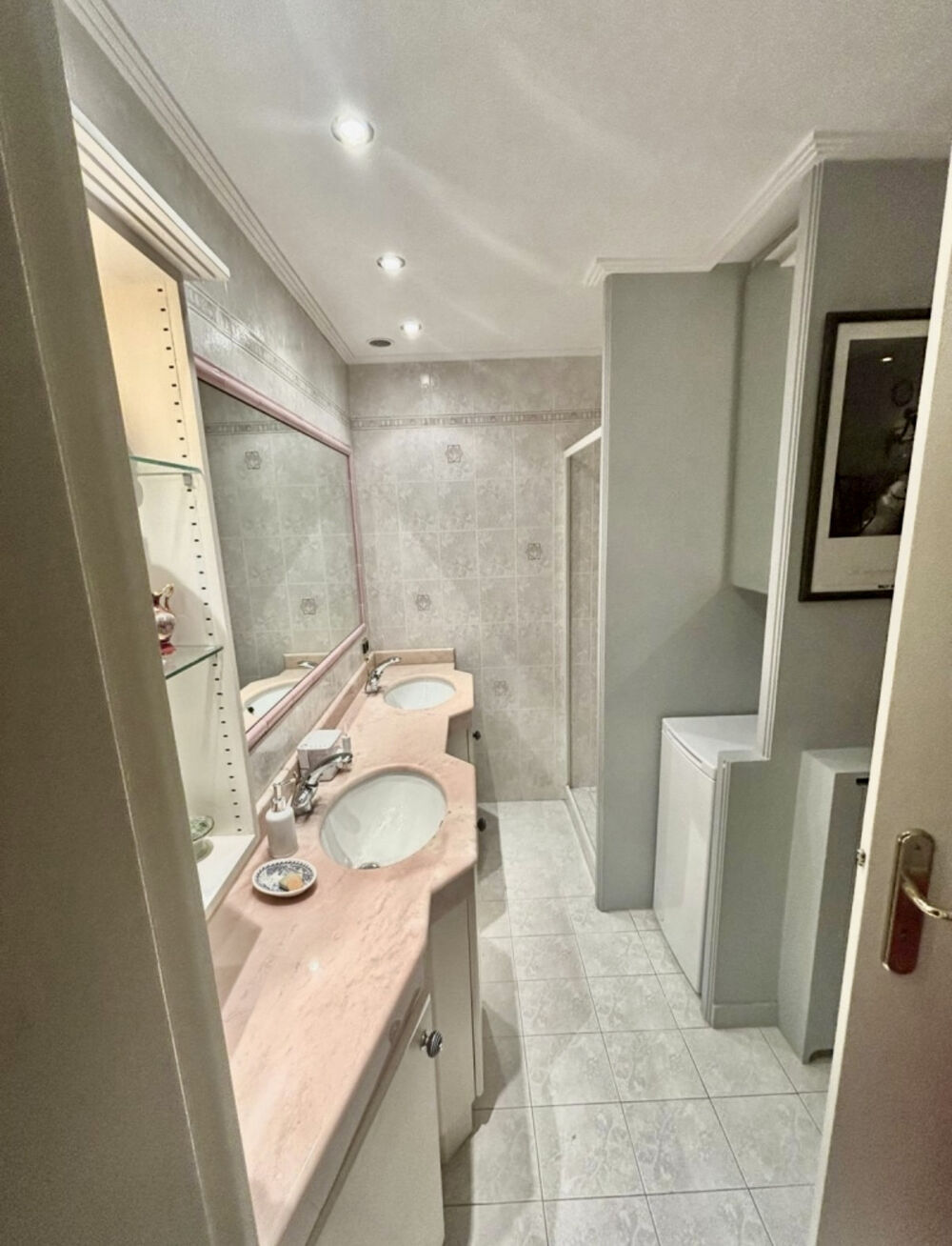 Vente Appartement CANNES CENTRAL T2/T3 DE 53M2 BALCON PROCHE CROISETTE 4245€/M2 Cannes