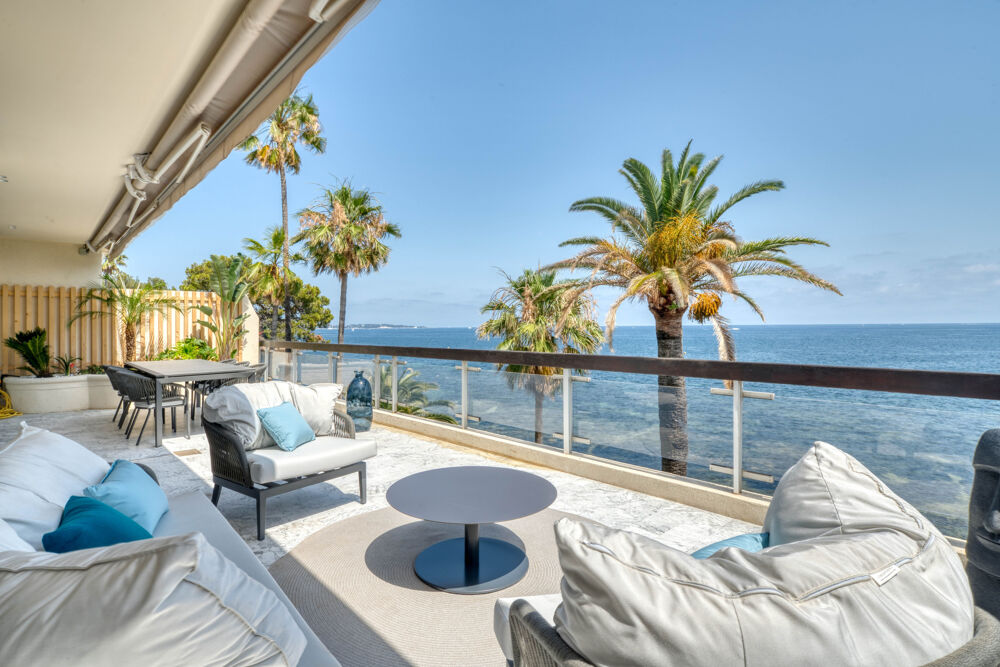 CANNES PIED DANS L'EAU PENTHOUSE T4 DE 85M2 VUE MER TERRASSE 44M2 SUR MER GARAGE