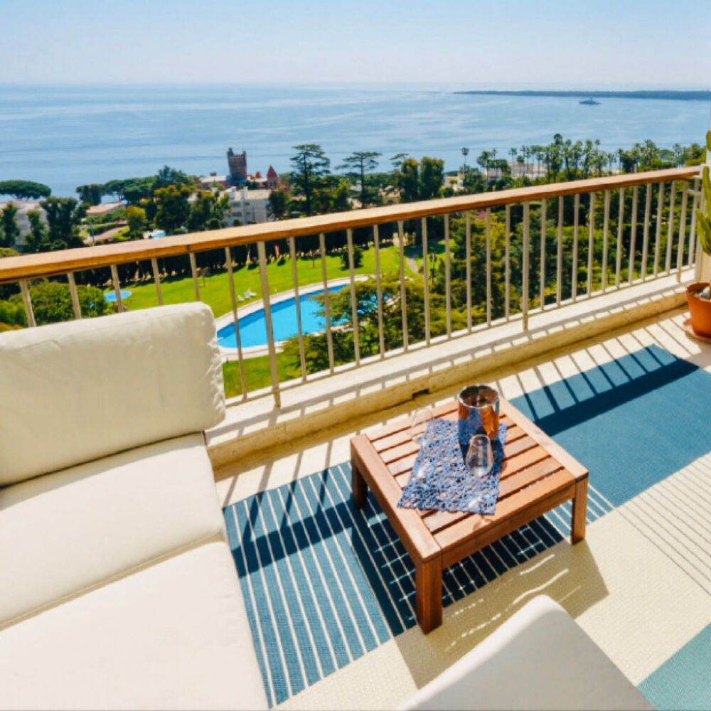 CANNES BASSE CALIFORNIE T3 REFAIT A NEUF DE 72M2 TERRASSE SUR MER PISCINE TENNIS