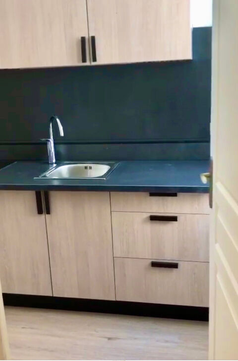   CANNES BANANE CENTRE PROCHE CROISETTE MURS COMMERCIAUX 130M2  2  APPARTEMENT T2 LIBRE 