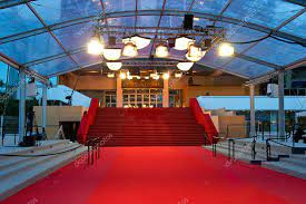   CANNES RESTAURANT HYPER CENTRE PROCHE CROISETTTE 65 M2 