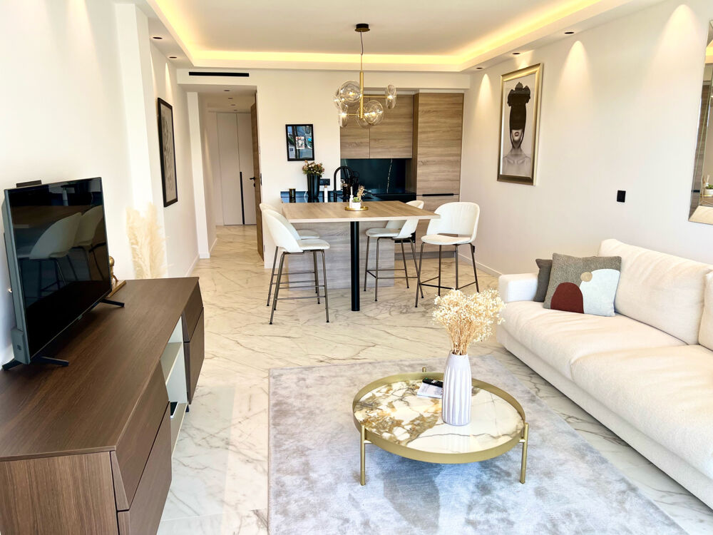 CANNES CENTRE CROISETTE PIED DANS L'EAU PENTHOUSE T3 VUE MER