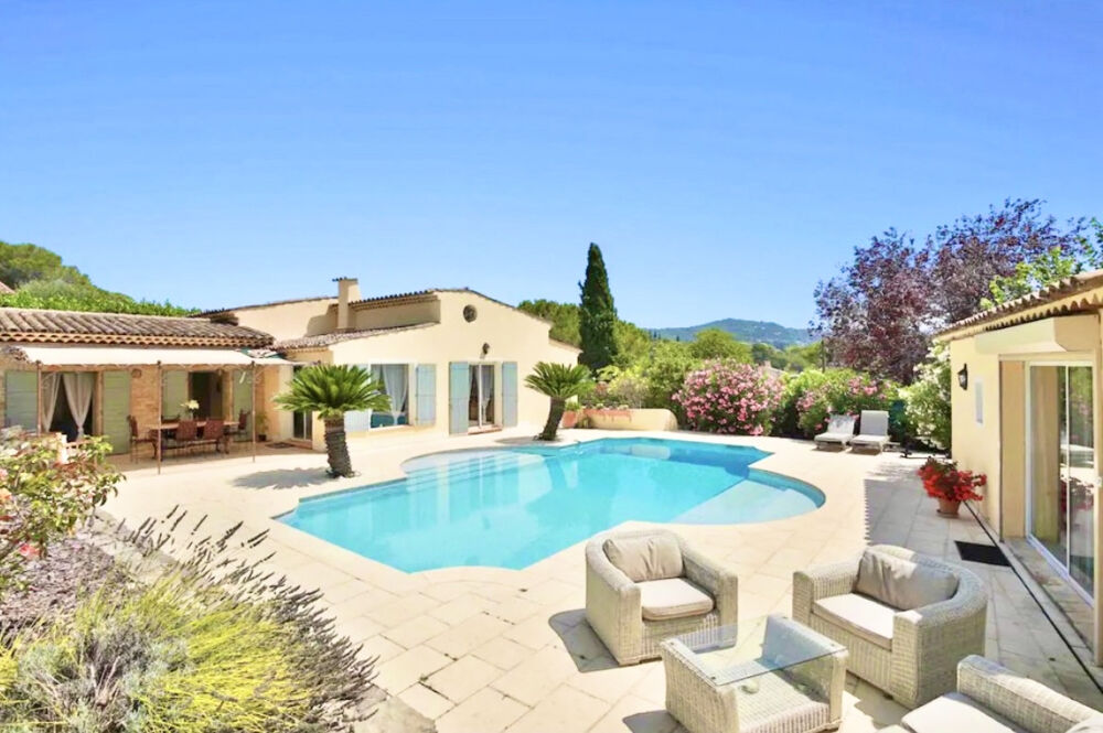 MOUGINS VILLA T6 DE 256 M2 PLEIN SUD AVEC PISCINE GARAGE 50M2
