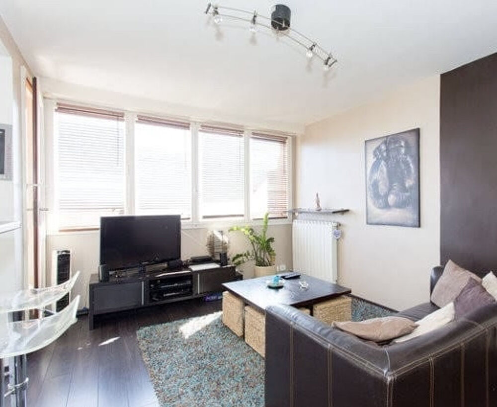 CANNES BAS PETIT JUAS T2 DE 43 M2 TERRASSE VUE MER PARKING
