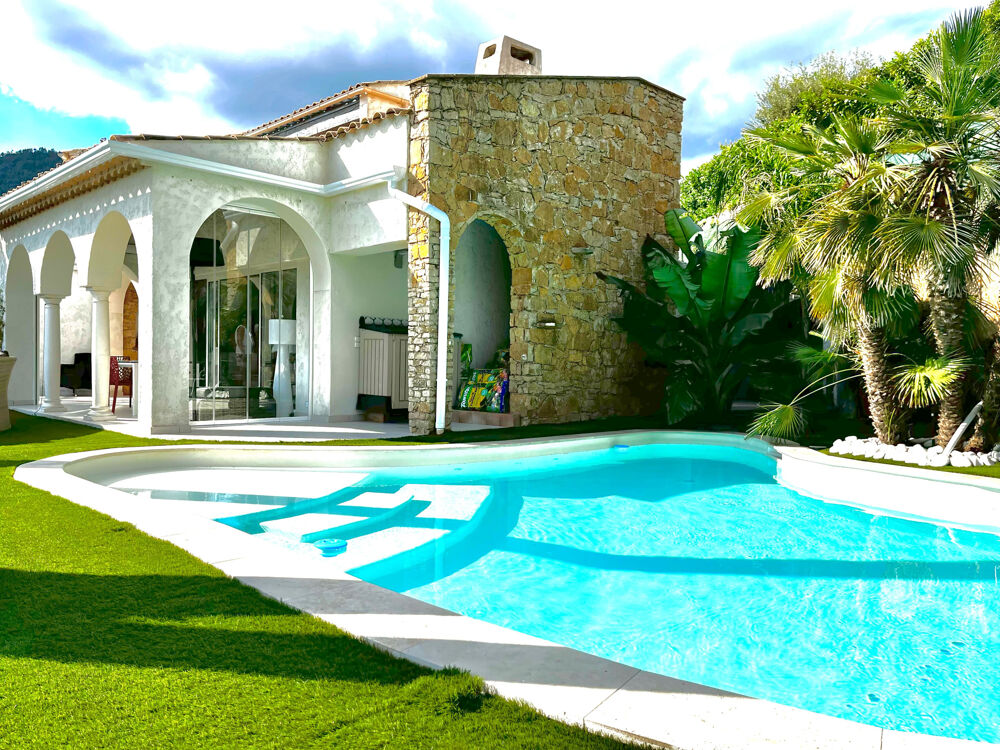 LIMITE MANDELIEU VILLE T4/T5 DE 150M2 VUE MER PANORAMIQUE JARDIN ENTOURANT JACUZZI GARAGE
