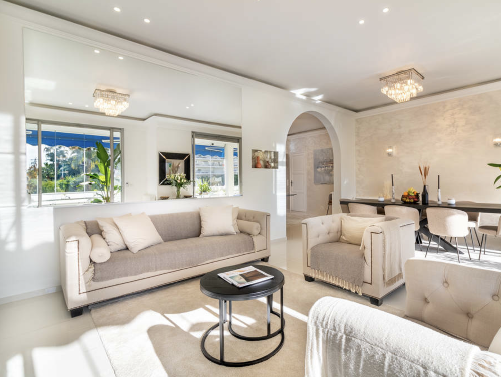 CANNES CROISETTE COMME UNE VILLA T4 REFAIT A NEUF 110M2 TERRASSE 26M2 MER