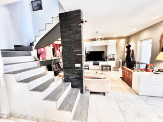  Immeuble à vendre 6 pièces 289 m²