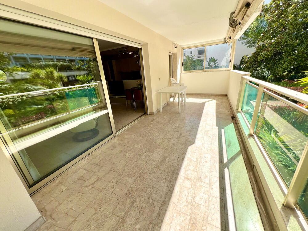 CANNES SECTEUR CROISETTE T2/T3 DE 60M2 TERRASSE 17M2 SUD PARKINGS ET CAVE