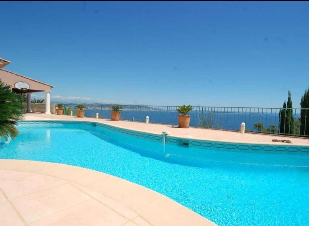 VILLA DE 396M2 VUE FEERIQUE MER JARDIN 4500M2 PISCINE