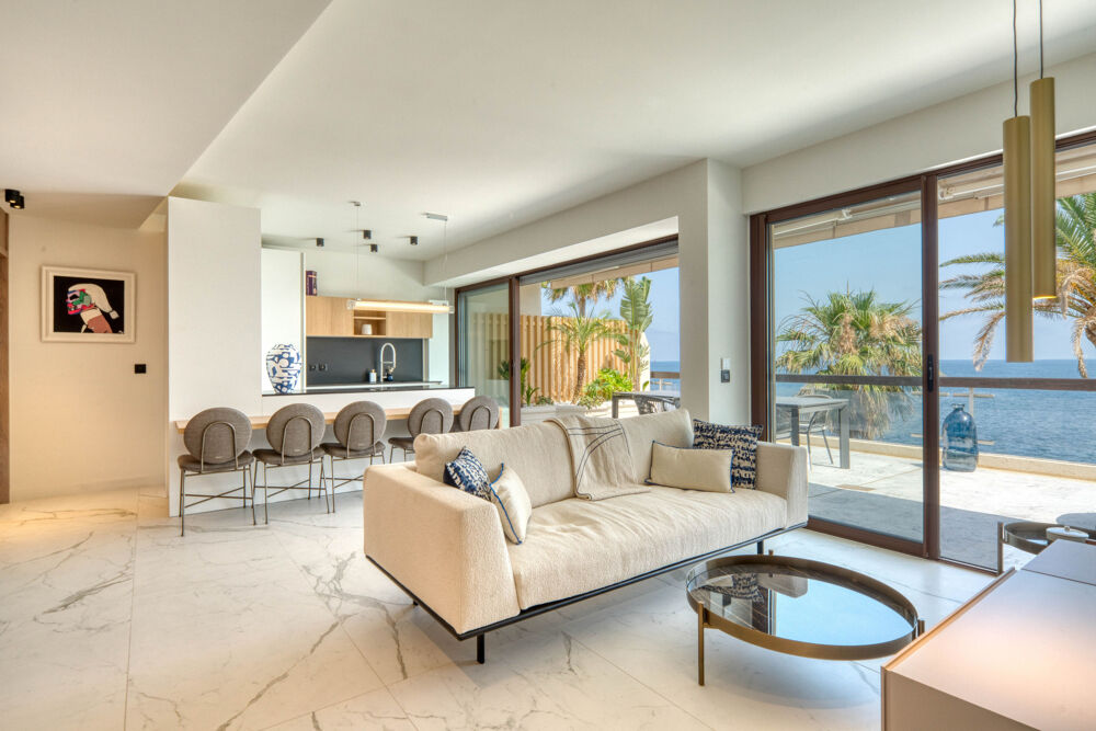 CANNES PIED DANS L'EAU PENTHOUSE T4 DE 85M2 VUE MER TERRASSE 44M2 SUR MER GARAGE