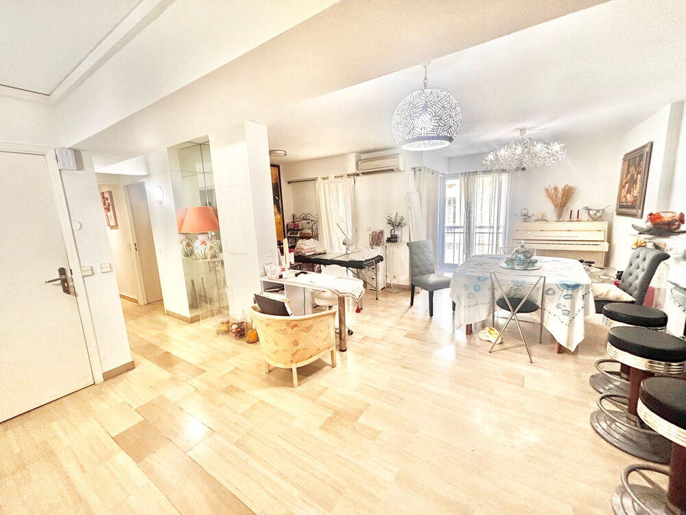 CANNES CENTRE T5 132 M2 TERRASSES 20 M2 SUD-OUEST PARKINGS CAVES PARC 3784 €/m2