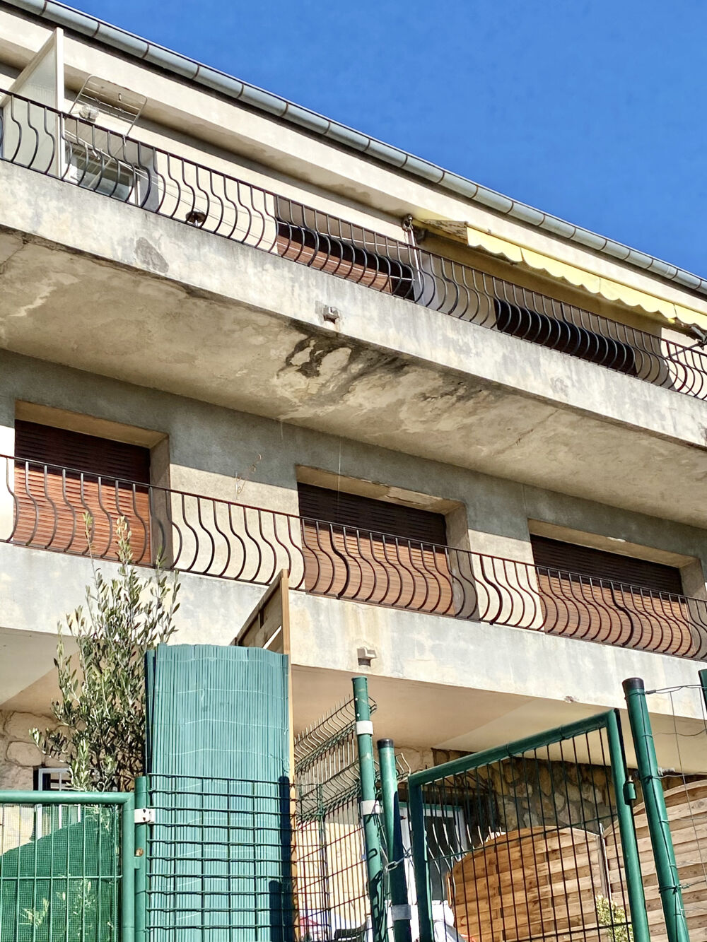 Vente Immeuble CANNES PROCHE COMMERCES IMMEUBLE DE RAPPORT/ VILLA DE 321M2 VUE MER GARAGES Cannes