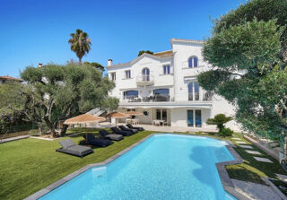  Maison à vendre 9 pièces 365 m²