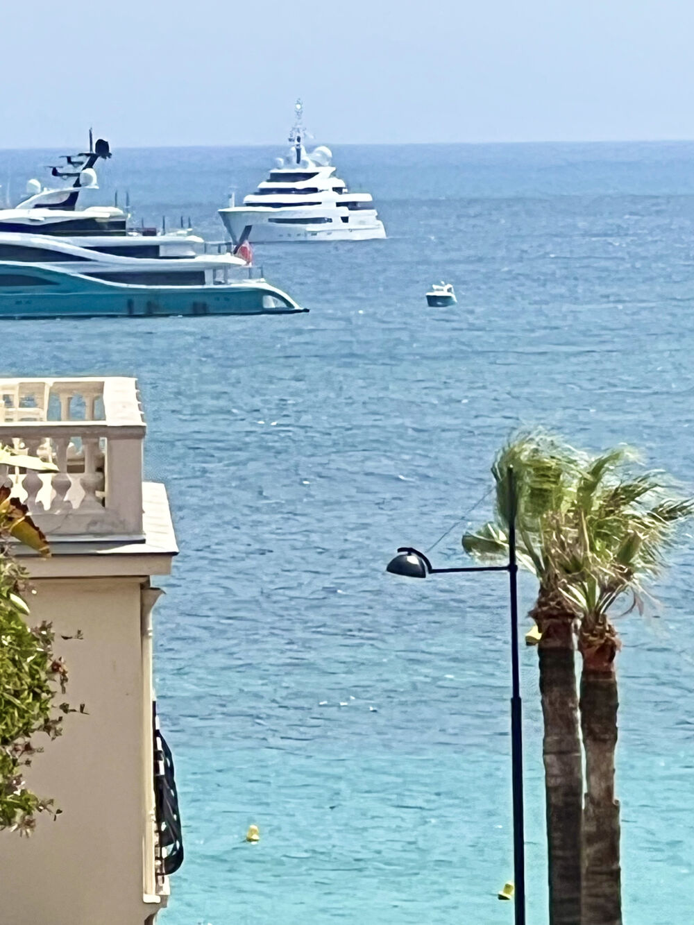 CANNES CENTRE BANANE PENTHOUSE T3 DE 71M2 TERRASSE 35M2 VUE MER PARKING