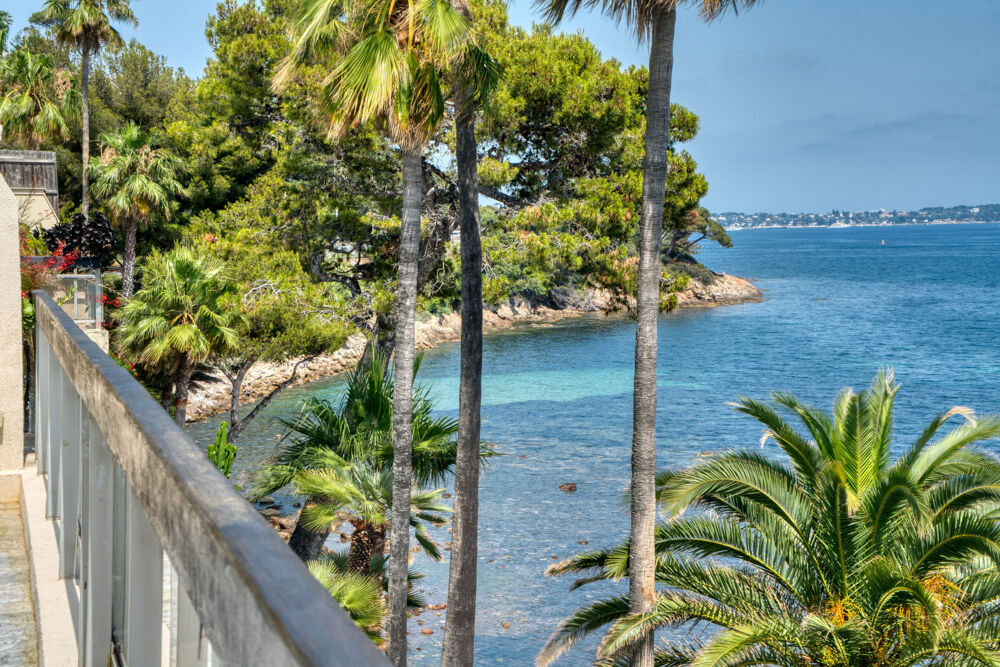 CANNES PIED DANS L'EAU PENTHOUSE T4 DE 85M2 VUE MER TERRASSE 44M2 SUR MER GARAGE