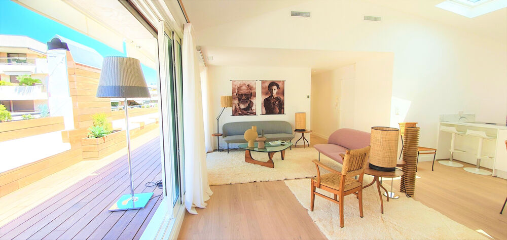 CANNES AU PIED DE LA CROISETTE T3 PENTHOUSE DE 91M2 TOIT TERRASSE DE 36M2 VUE MER