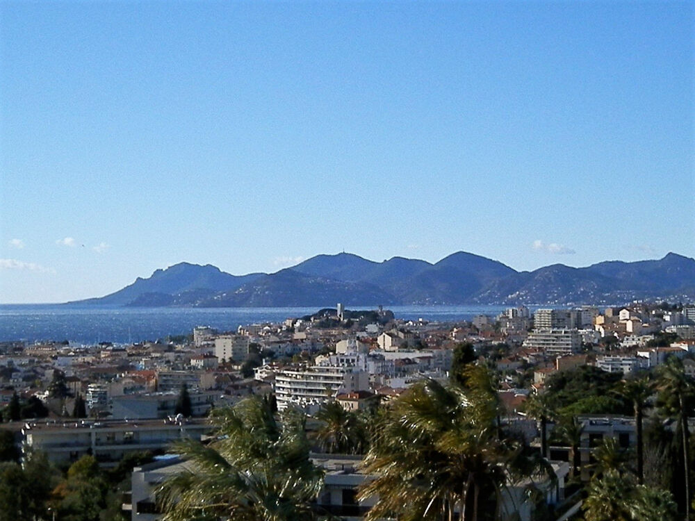 CANNES T3 105M2 VUE MER 1325000€